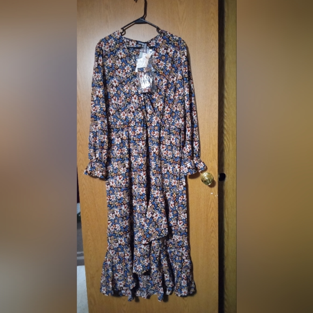 Elegant Floral Long Sleeve Dress